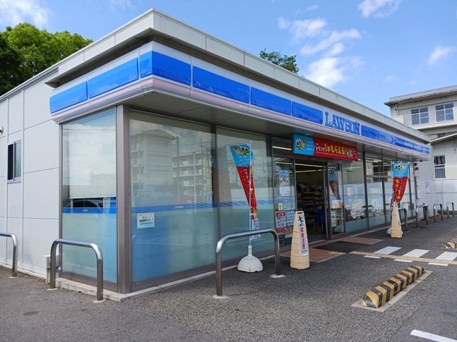 ローソン様まで90m