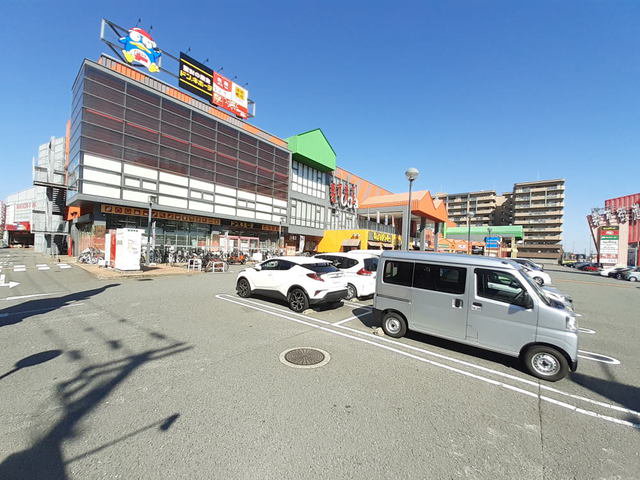 ドンキホーテ楽市街道箱崎店まで800m