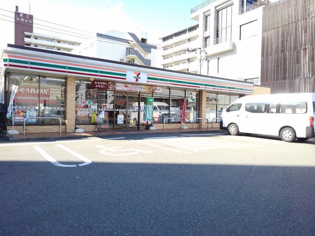 セブンイレブン博多竹下通り店まで100m