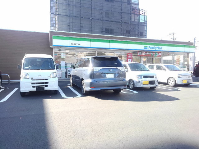 ファミリーマート博多駅南5丁目まで400m