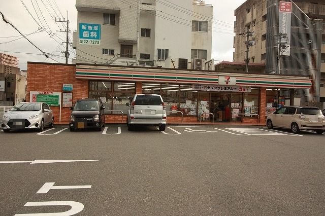 セブンイレブンまで800m