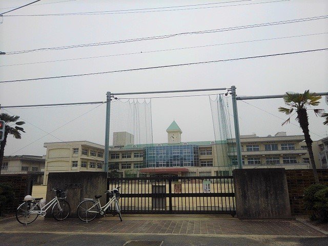 三豊市立詫間小学校まで400m