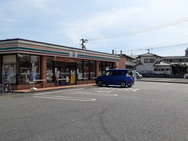 セブンイレブン新外３丁目店まで350m