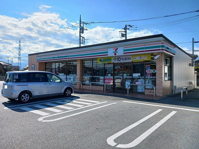 セブンイレブン甲斐竜王駅前店まで900m