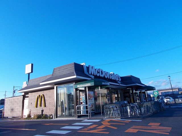 マクドナルドまで1000m