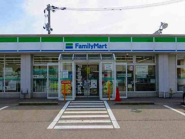 ファミリーマート砺波豊町店まで200m