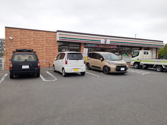 セブンイレブン福岡四箇田団地店まで800m