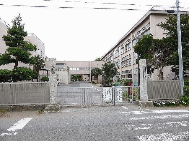 木更津市立岩根小学校まで1400m