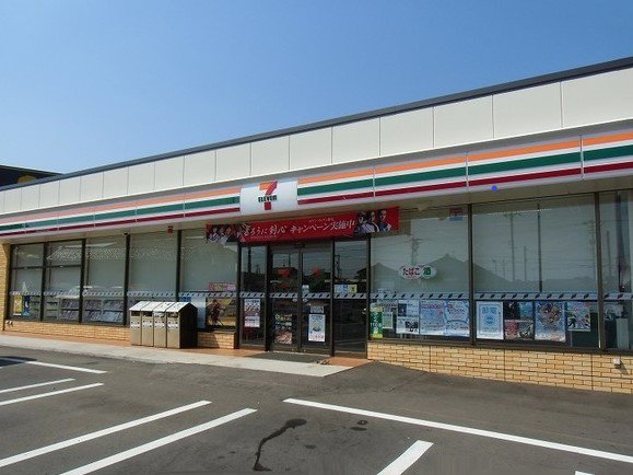 セブンイレブンかほく白尾店まで450m