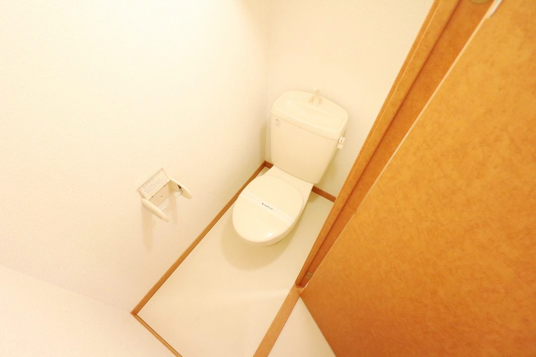 温水洗浄便座はありません。