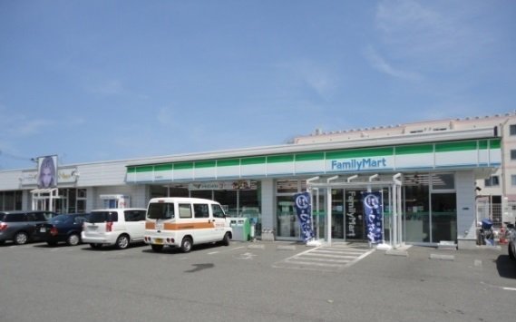 ファミリーマート秋田卸町店まで650m