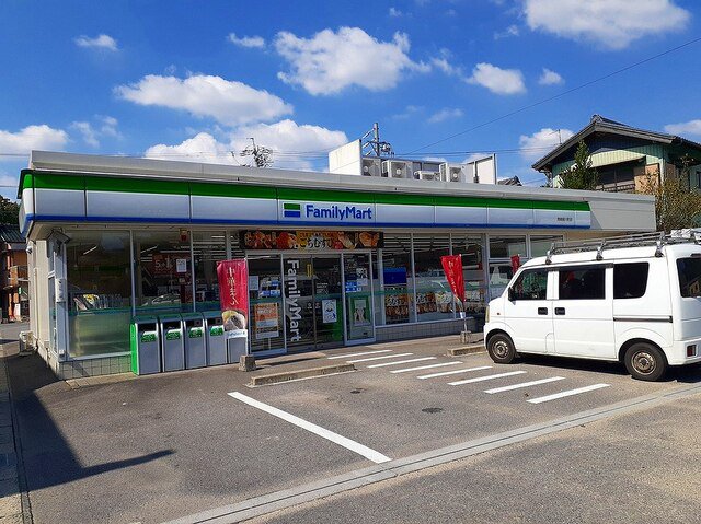 ファミリーマート 岡崎細川町店まで200m