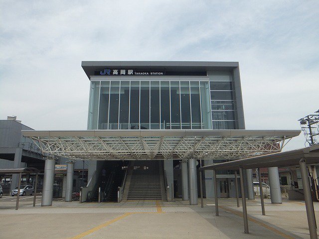 ＪＲ高岡駅まで1700m