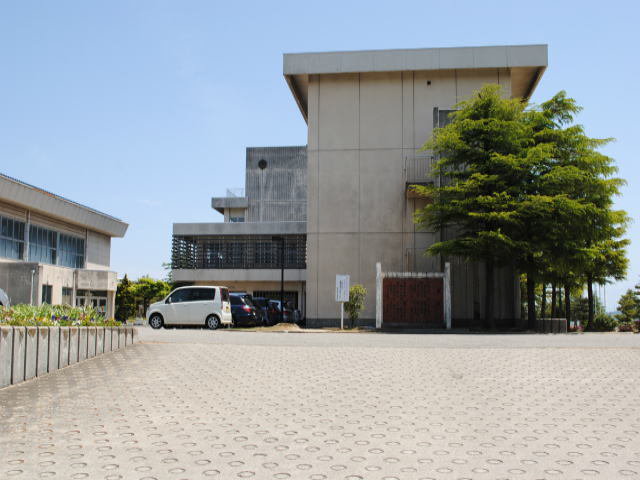 歌の森小学校まで1100m