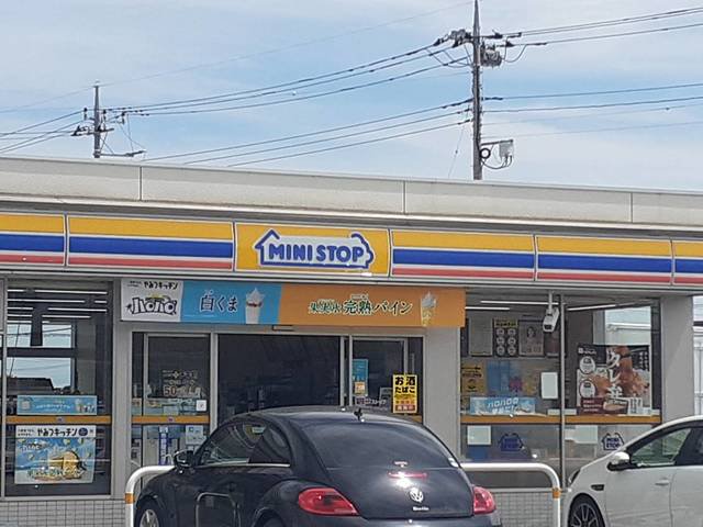 ミニストップ伊勢崎市場店まで900m
