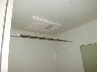 洗濯物を乾かせる浴室乾燥機。