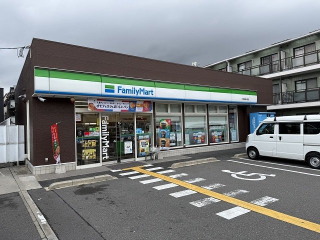 ファミリーマート南楠の里店様まで500m