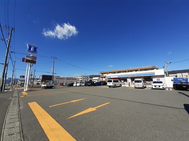 ローソン 高知北久保店まで230m