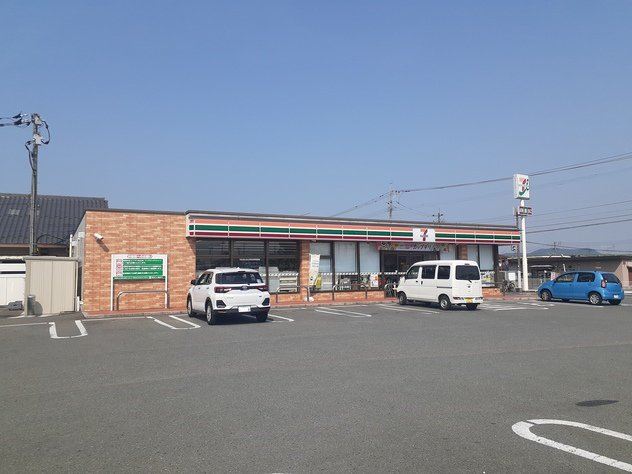 セブンイレブン飯塚目尾店まで1000m