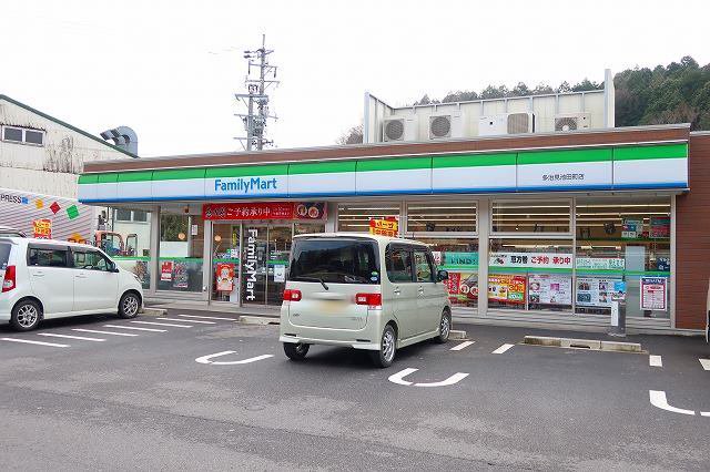 ファミリーマートまで1200m