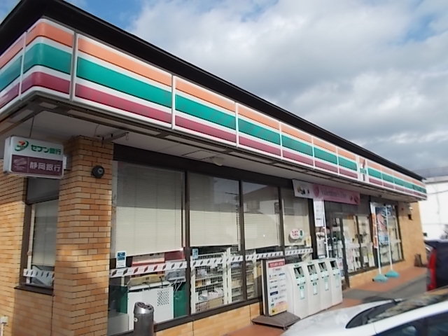 セブンイレブン富士市比奈店まで800m