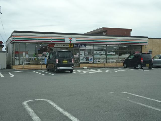 セブンイレブン静波店まで500m