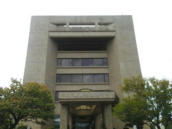 見附市役所まで810m