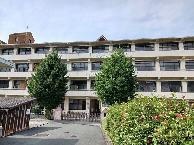 八幡浜市立神山小学校様まで1200m