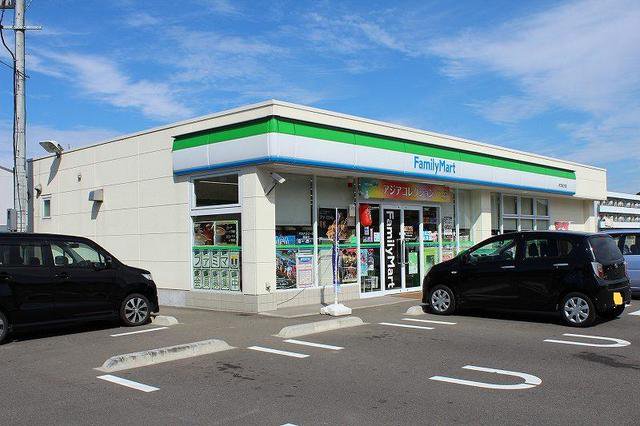ファミリーマート 伊万里立花店まで710m