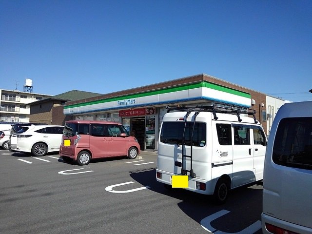 ファミリーマート　川成島店まで1400m