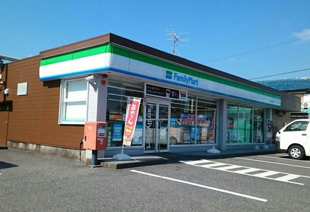 ファミリーマート垂井東店まで1200m