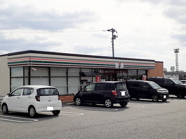 セブンイレブン小山４丁目店まで450m