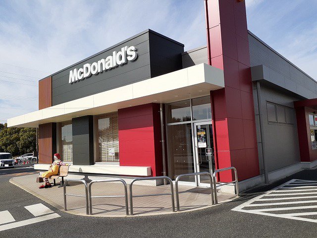 マクドナルド熊本空港インター店まで400m