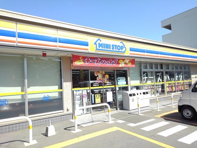 ミニストップ香椎6丁目店まで1500m