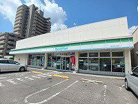 ファミリーマート太田上町店さんまで300m