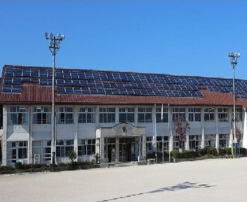 八重小学校まで700m