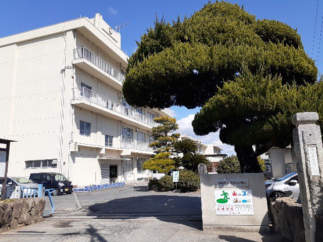 津之郷小学校まで400m