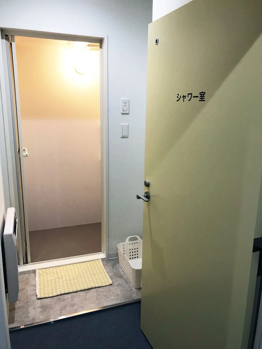 シャワー室