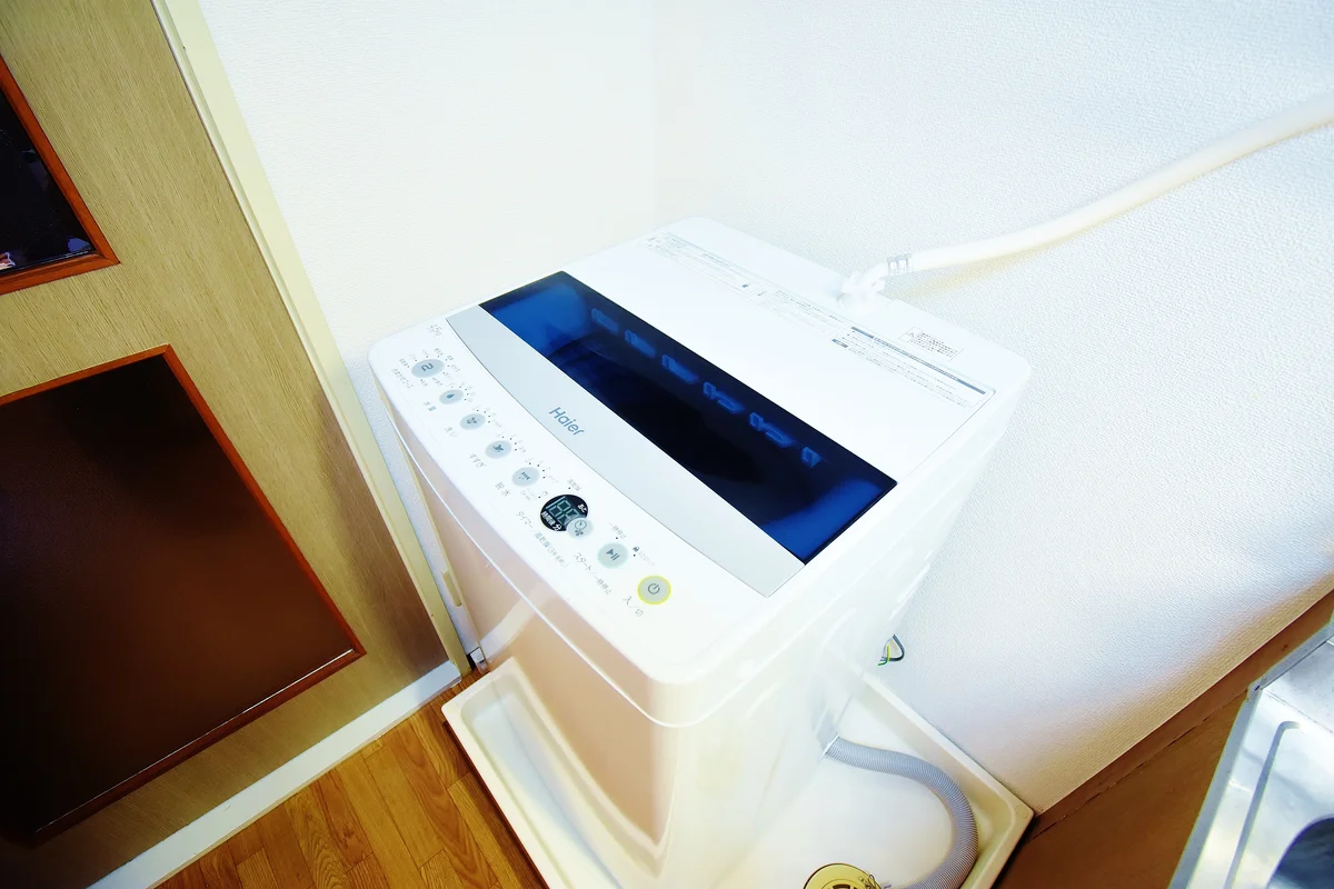 洗濯機は室内に完備しております。洗濯用洗剤もご利用くださいませ(^^♪