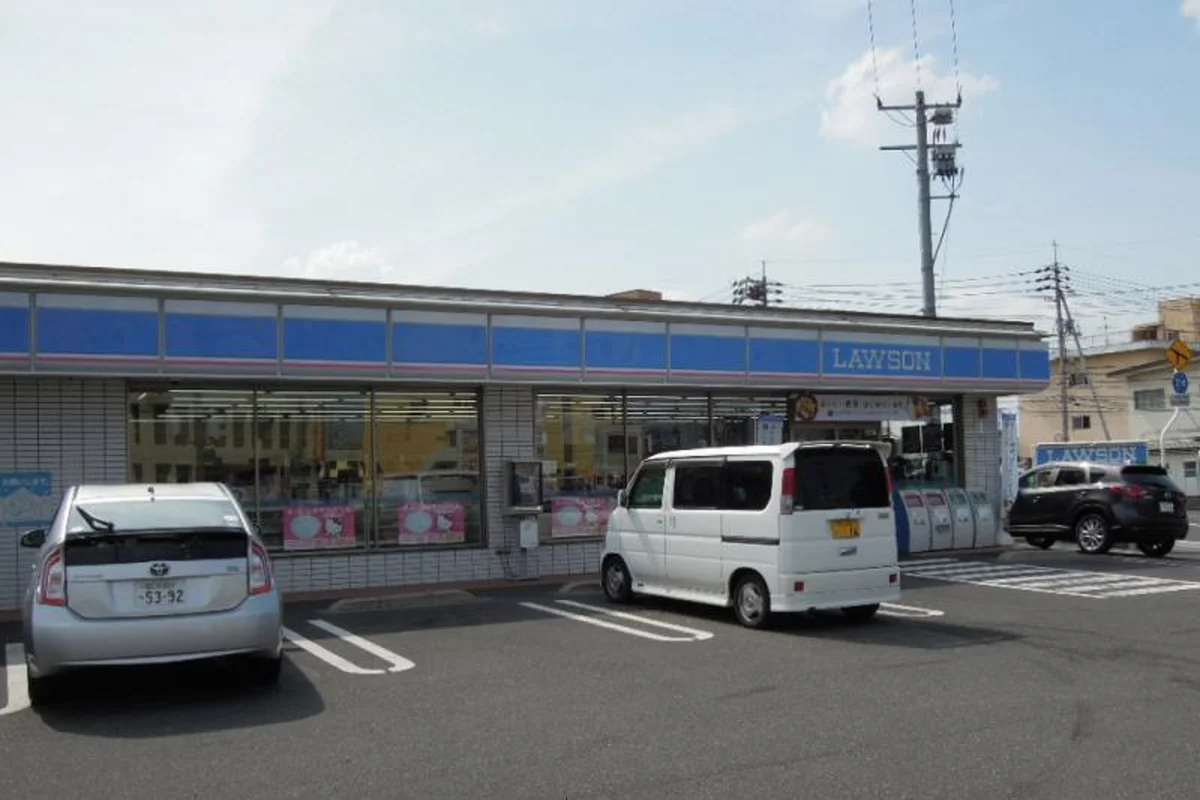 ローソン岡山泉田店まで徒歩8分、600m。