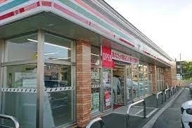 セブンイレブン牧場町店 324M