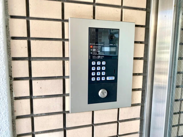 オートロック完備で、安心