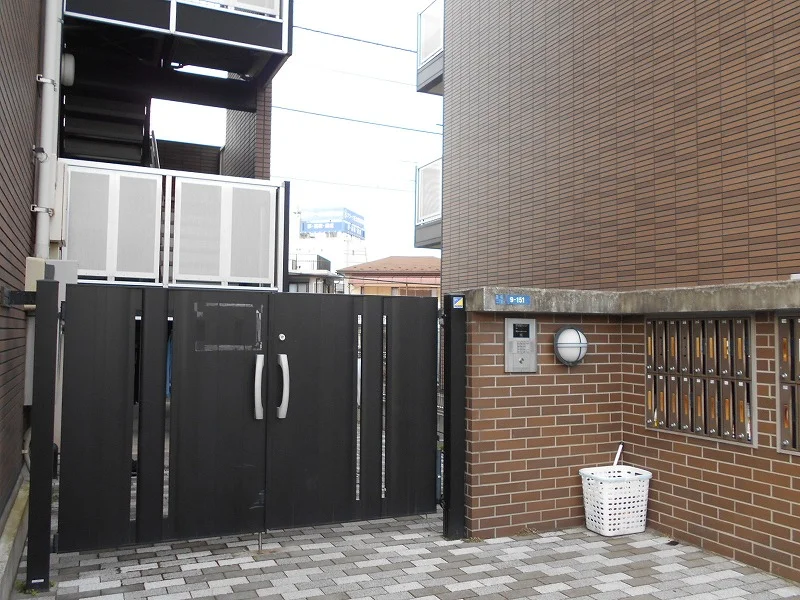 オートロックゲート付き。