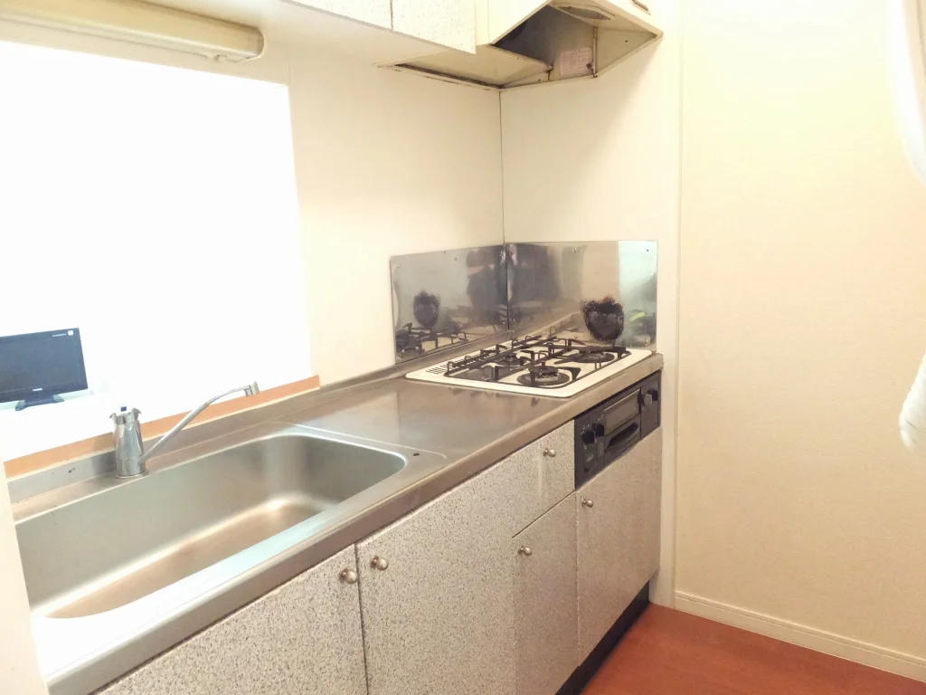 ３口ガスコンロ仕様のカウンターキッチンです。