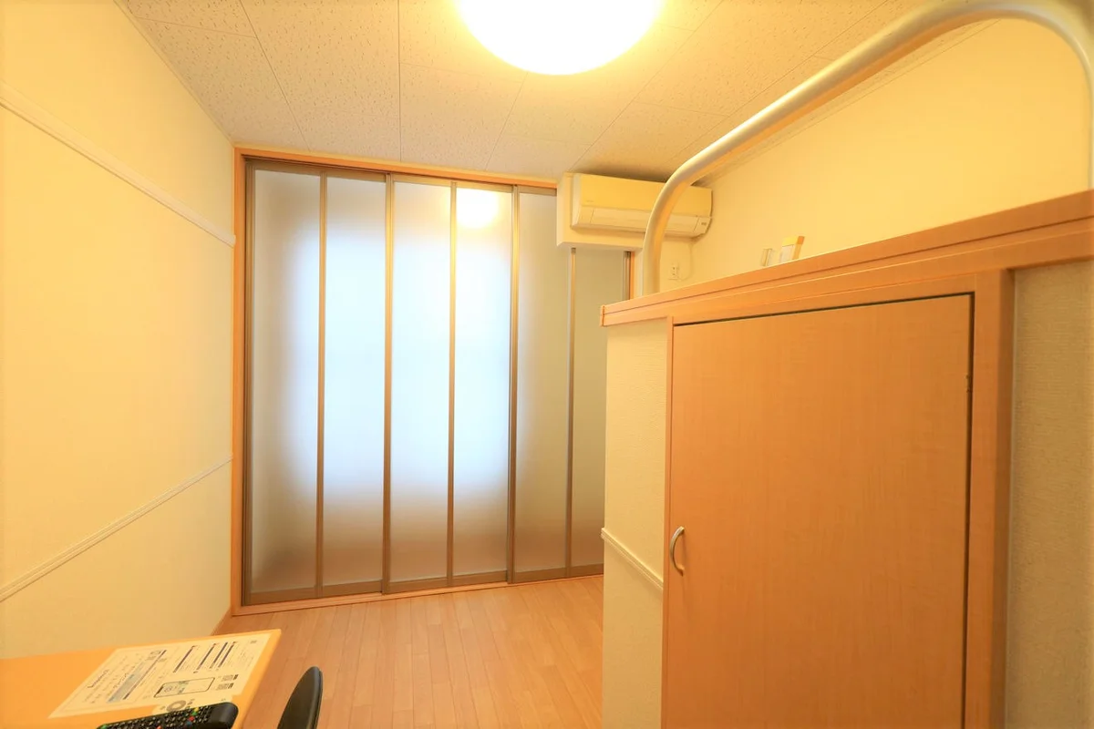 スライド扉付きなので来客時は洗濯物の目隠しに利用