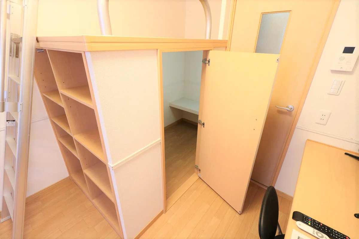 ハイベッドは収納が多く有りスッキリと片付けが可能！