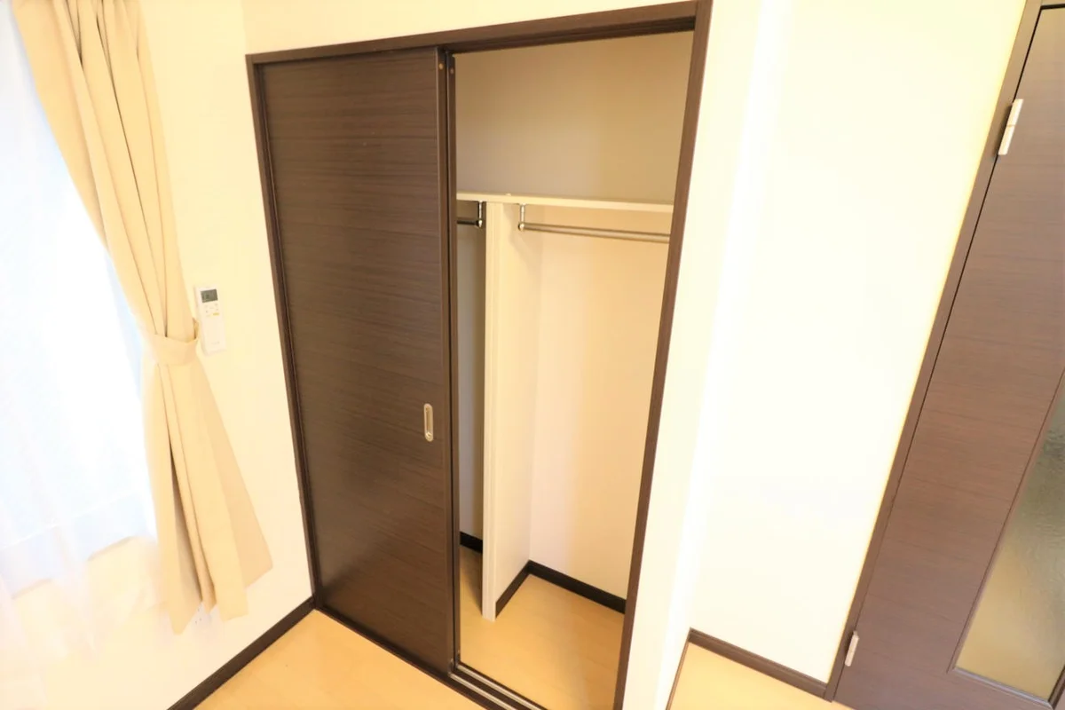 大型クローゼットにより女性の方でも収納が安心！