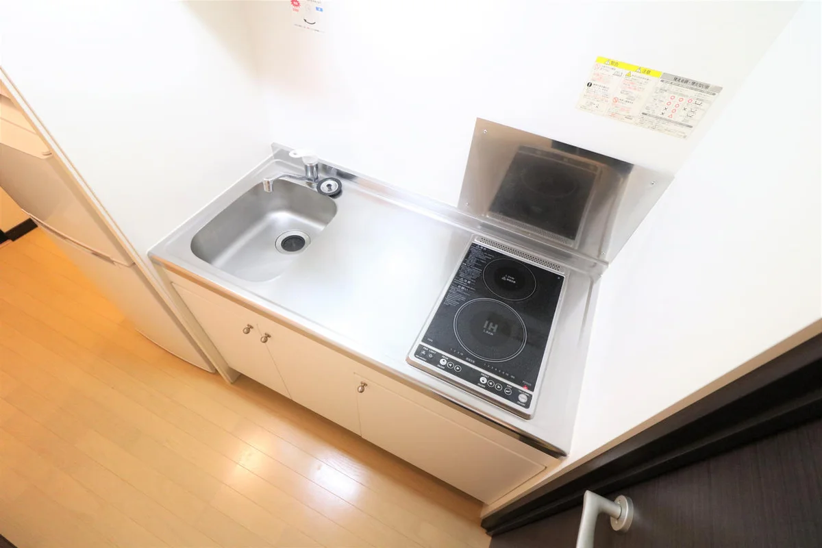 ワイドキッチン2口コンロ（手前のみⅠＨ専用）お掃除が楽チン