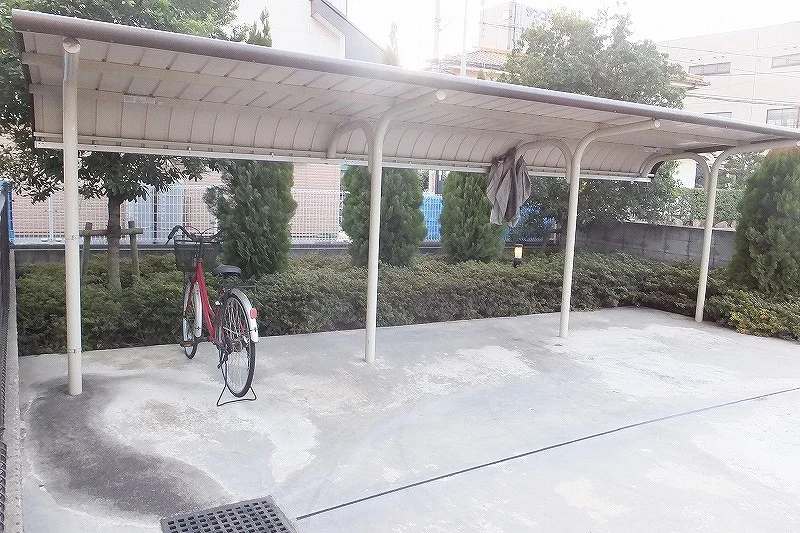 屋根付き駐輪場