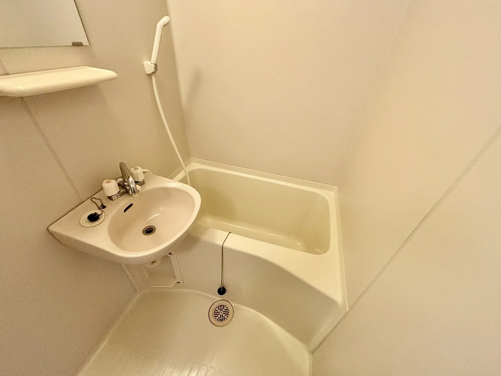 設備・仕様は号室により異なる為、現況を優先いたします。